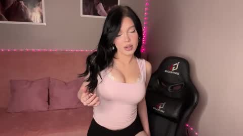 Snapshot of mistress_of_hearts chatting on September 2025 05:15:02 PM Mia online show from September 2025 05:15:02 PM