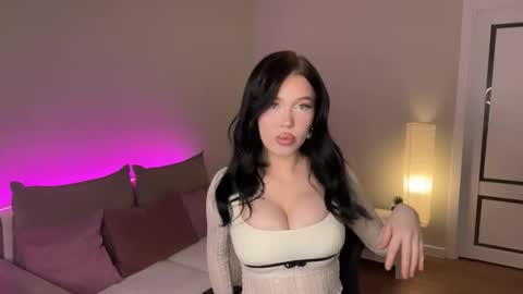 Snapshot of mistress_of_hearts chatting on December 2025 08:17:01 PM Mia online show from December 2025 08:17:01 PM