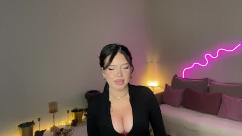 Snapshot of mistress_of_hearts chatting on May 2026 08:07:02 PM Mia online show from May 2026 08:07:02 PM