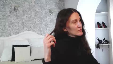 Snapshot of mistress_pamela_ chatting on November 2025 12:41:02 PM Mistress Pamela online show from November 2025 12:41:02 PM