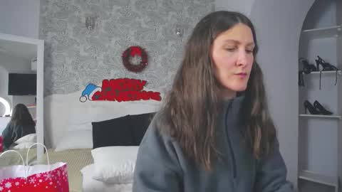 Snapshot of mistress_pamela_ chatting on December 2025 12:14:02 PM Mistress Pamela online show from December 2025 12:14:02 PM