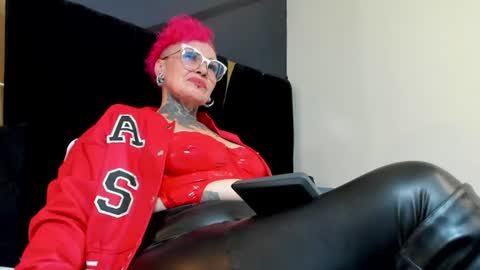 Sandy Mistress  online show from June 2026 08:11:01 PM