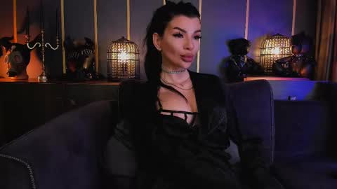 Elenia online show from March 2025 08:45:01 AM