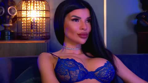 Elenia online show from February 2026 05:27:01 PM