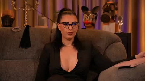 Snapshot of mistresskellykent chatting on September 2025 10:53:02 PM Mistress Kelly online show from September 2025 10:53:02 PM