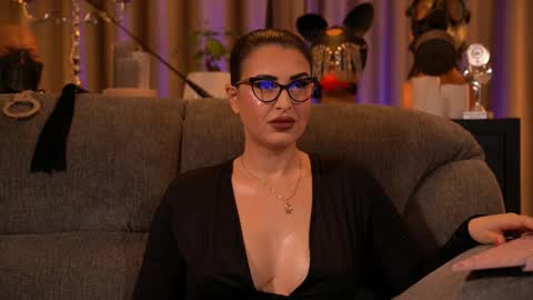 Mistress Kelly online show from November 2025 12:24:02 AM