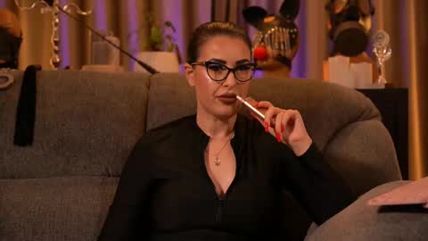 Mistress Kelly online show from November 2025 01:33:02 AM