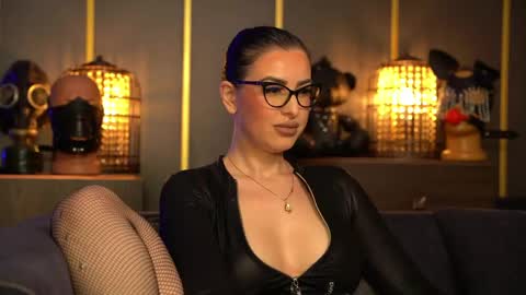 Snapshot of mistresskellykent chatting on April 2026 08:44:01 PM Mistress Kelly online show from April 2026 08:44:01 PM