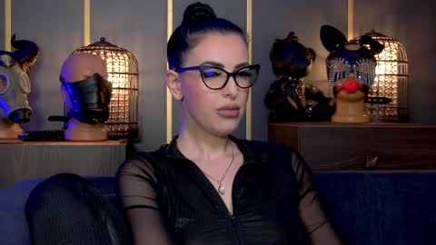 Snapshot of mistresskellykent chatting on May 2026 11:32:02 PM Mistress Kelly online show from May 2026 11:32:02 PM