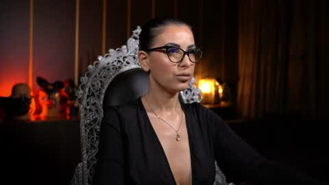 Snapshot of mistresskellykent chatting on June 2026 08:24:01 PM Mistress Kelly online show from June 2026 08:24:01 PM