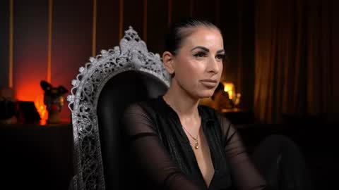 Snapshot of mistresskellykent chatting on June 2026 09:32:02 PM Mistress Kelly online show from June 2026 09:32:02 PM