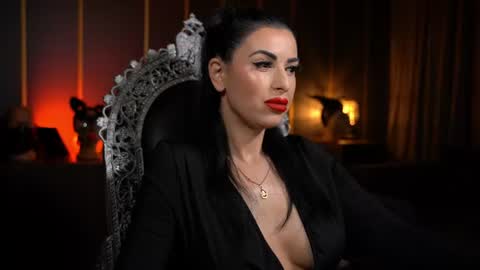 Snapshot of mistresskellykent chatting on July 2026 11:29:02 PM Mistress Kelly online show from July 2026 11:29:02 PM