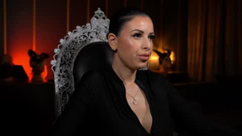 Snapshot of mistresskellykent chatting on July 2026 10:45:01 PM Mistress Kelly online show from July 2026 10:45:01 PM