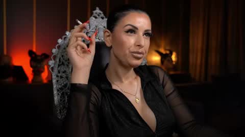 Snapshot of mistresskellykent chatting on July 2026 11:07:02 PM Mistress Kelly online show from July 2026 11:07:02 PM
