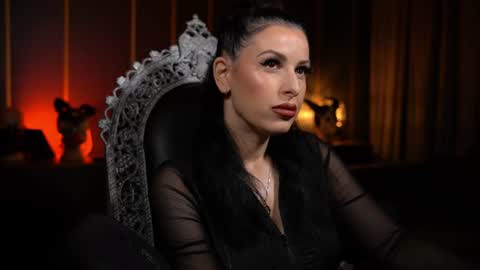 Snapshot of mistresskellykent chatting on August 2026 12:42:01 AM Mistress Kelly online show from August 2026 12:42:01 AM