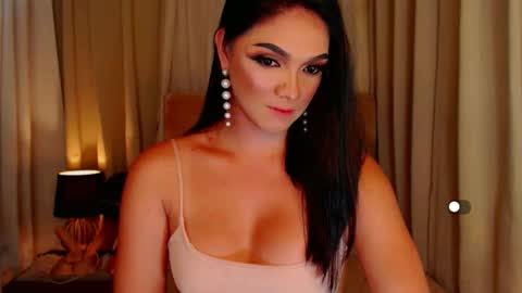 Snapshot of mistressseductionleah chatting on February 2025 07:10:01 PM Leah online show from February 2025 07:10:01 PM