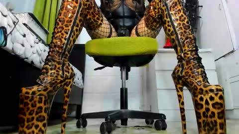 Tiffany online show from March 2026 10:24:02 PM