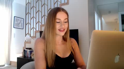 mistressuniverse online show from February 2026 12:12:01 PM