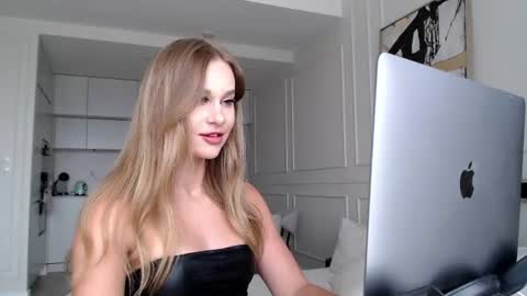 Snapshot of mistressuniverse chatting on July 2026 11:15:01 AM mistressuniverse online show from July 2026 11:15:01 AM