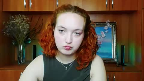 Snapshot of mistyrosee chatting on May 2026 10:33:01 AM Aria online show from May 2026 10:33:01 AM