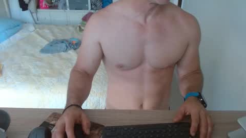 Snapshot of mitcheli chatting on February 2025 02:57:01 PM Onlyfans  online show from February 2025 02:57:01 PM