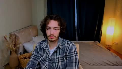 MitchelKors online show from May 2026 04:36:02 PM