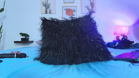 Miwa  online show from December 2024 07:44:01 PM