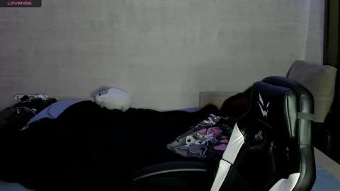 Snapshot of miya_chinen chatting on December 2024 01:19:01 AM Miya online show from December 2024 01:19:01 AM