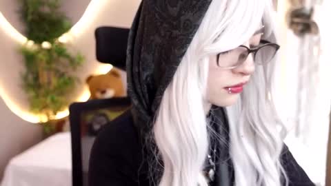 miyuki_wolf online show from February 2026 09:26:01 PM