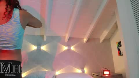 Snapshot of mizzhell_ chatting on November 2025 12:26:01 PM mizzhell_ online show from November 2025 12:26:01 PM