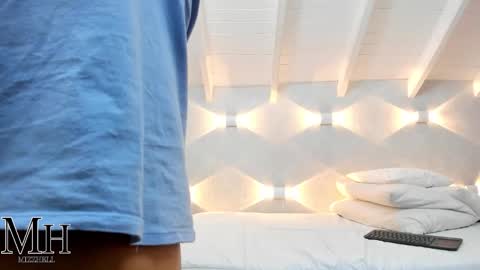 Snapshot of mizzhell_ chatting on November 2025 12:44:02 PM mizzhell_ online show from November 2025 12:44:02 PM