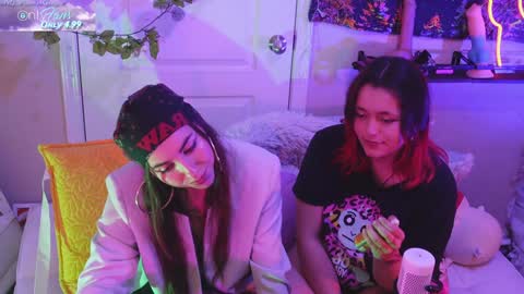 Hera  Tethra Bathtub stream  20k followers  Ask about our custom videos3 online show from January 2025 04:55:02 PM