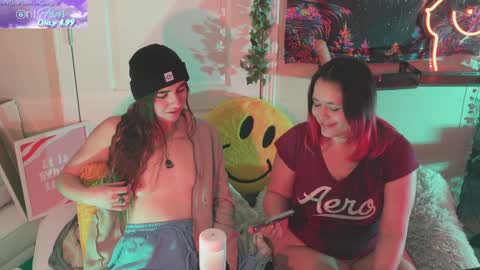 Hera  Tethra Bathtub stream  20k followers  Ask about our custom videos3 online show from January 2025 05:28:02 PM