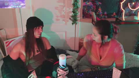 Hera  Tethra Bathtub stream  20k followers  Ask about our custom videos3 online show from January 2025 02:49:02 PM