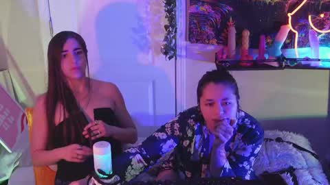 Hera  Tethra Bathtub stream  20k followers  Ask about our custom videos3 online show from February 2025 05:52:02 PM