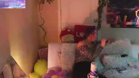 Hera  Tethra Bathtub stream  20k followers  Ask about our custom videos3 online show from February 2025 06:21:01 PM