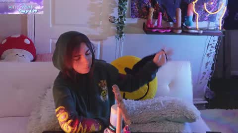 Hera  Tethra Bathtub stream  20k followers  Ask about our custom videos3 online show from February 2025 02:58:02 PM