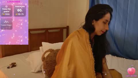 MoonLipson online show from March 2026 05:08:02 AM