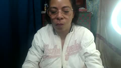 kelly online show from October 2025 07:01:02 PM