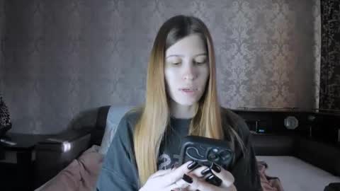 Lili online show from November 2025 10:26:02 AM