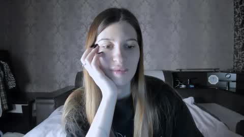 Lili online show from November 2025 09:56:02 AM