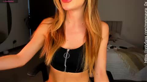 MAYRA   online show from September 2025 10:56:02 PM