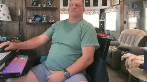 mmmthatsfunnn online show from April 2026 05:51:01 PM