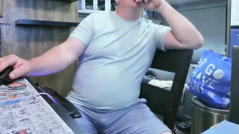 Snapshot of mmmthatsfunnn chatting on May 2026 03:24:02 AM mmmthatsfunnn online show from May 2026 03:24:02 AM