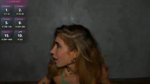 Snapshot of moanamo chatting on March 2026 01:17:01 PM Princess Moana online show from March 2026 01:17:01 PM