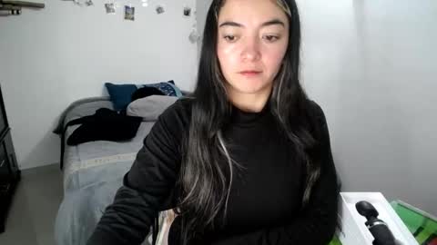 Snapshot of mocca_117 chatting on October 2025 11:00:01 AM Sam online show from October 2025 11:00:01 AM