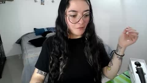 Snapshot of mocca_117 chatting on November 2025 11:33:02 AM Sam online show from November 2025 11:33:02 AM