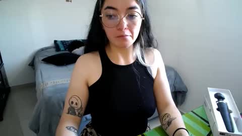 Snapshot of mocca_117 chatting on November 2025 11:43:02 AM Sam online show from November 2025 11:43:02 AM