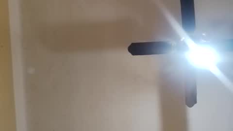 Snapshot of modelo_web18 chatting on September 2025 12:21:01 PM camilo online show from September 2025 12:21:01 PM