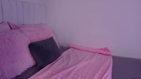 zoe ross online show from July 2026 07:16:02 PM